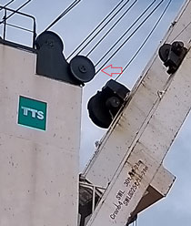 CRANE-TOP-SHEAVES-UNSAFE-CONDITION